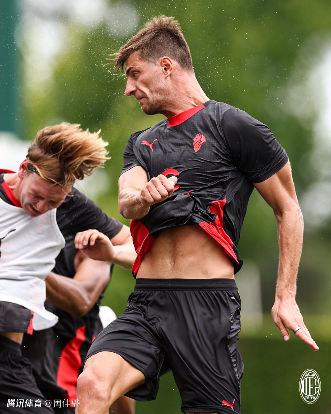 包含AC米兰发布备战花絮，今晚绝杀压哨，CBA季后赛任务艰巨，团队化学反应显著的词条-九游体育